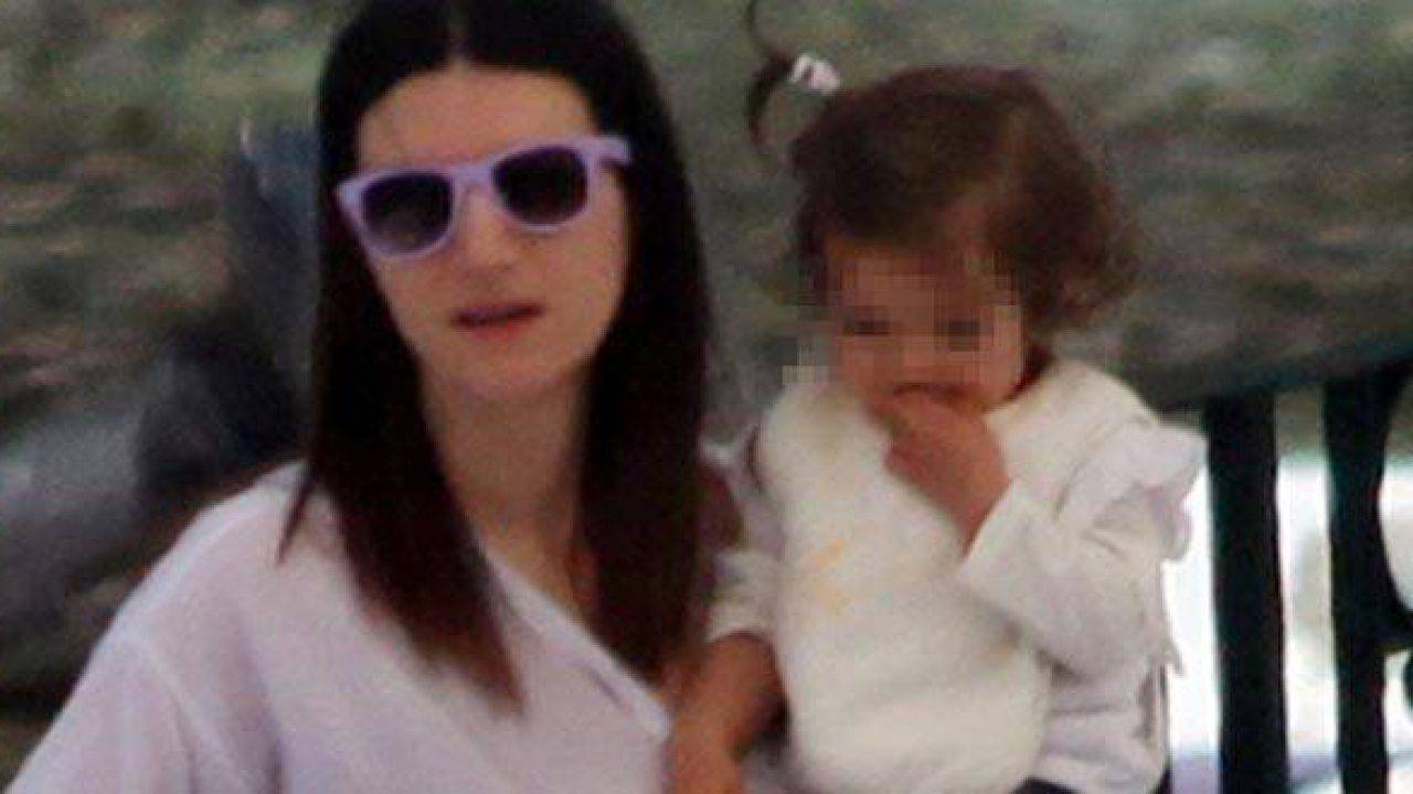 Laura Pausini Ecco Cos Hanno Fatto A Mia Figlia Sull Aereo
