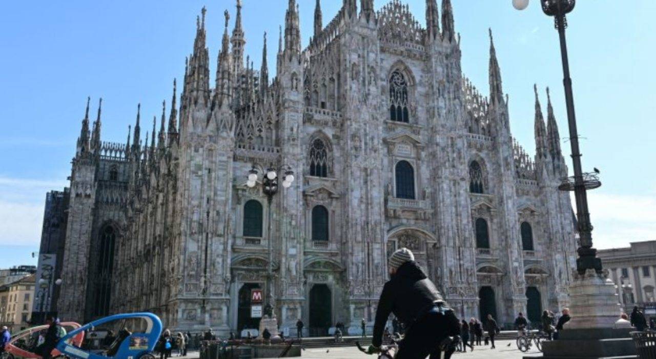 Duomo di Milano uomo armato
