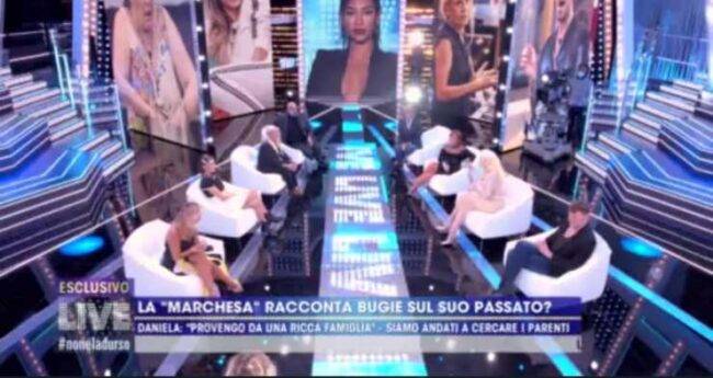 Live, Barbara D'Urso contro la Marchesa D'Aragona: "Questa è casa mia", scontro in diretta