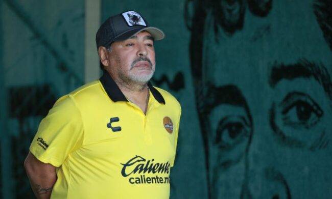 Paura per Maradona, è stato ricoverato: le sue condizioni