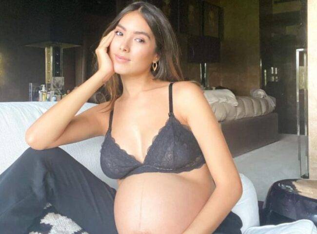 Sharon Fonseca si mostra senza filtri dopo il parto: lo splendido scatto social