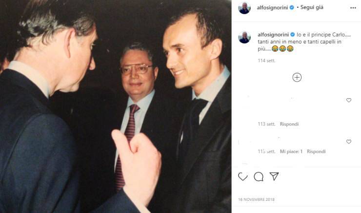 Alfonso Signorini mostra sul suo profilo instagram uno scatto di tanti anni fa: "Tanti anni in meno e tanti capelli in più"