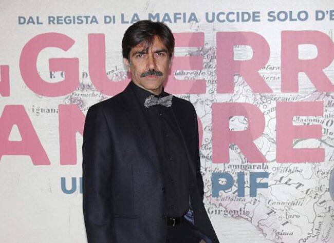 Sergio Vespertino è il maresciallo nella serie televisiva Màkari: ma ricordate dove l'abbiamo visto in passato?
