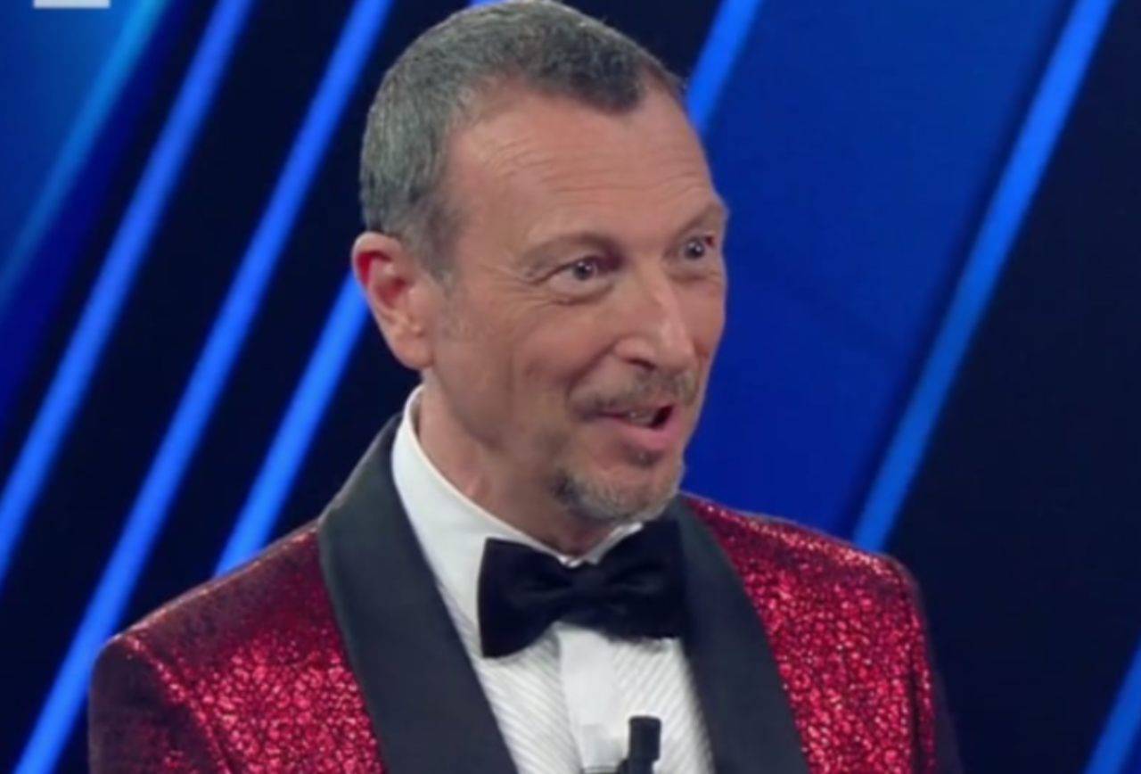 Sanremo 2022: sensational hypothesis, chosen the character who will join Amadeus?