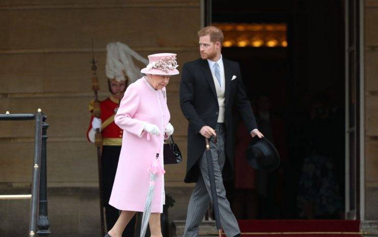 Principe Harry e Regina Elisabetta 