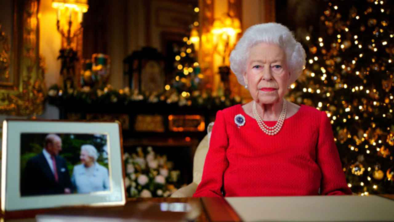 Where does Queen Elizabeth buy Christmas gifts?  You would never imagine how her shopping is organized