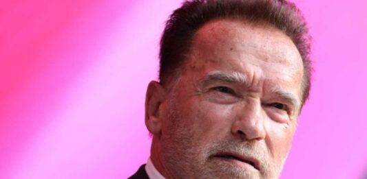 Arnold Schwarzenegger si trasforma in Zeus per un progetto avvolto dal mistero