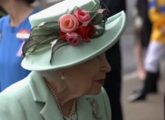 Regina Elisabetta collana di perle