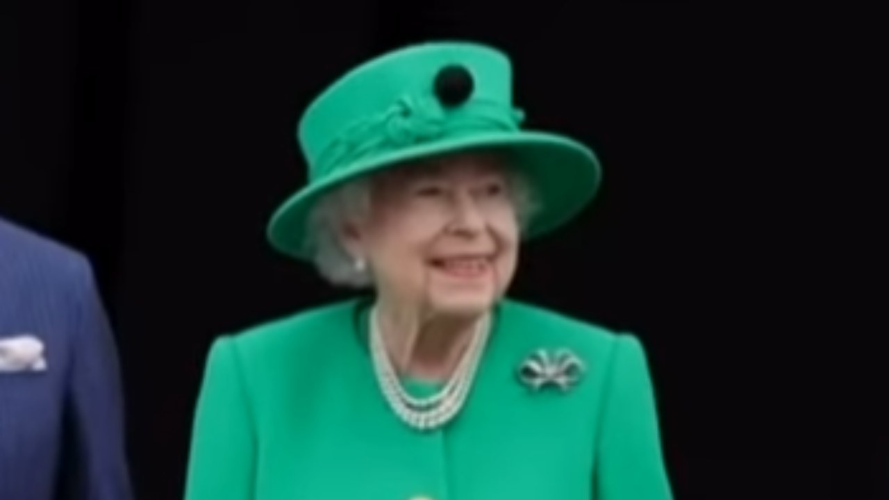 Regina Elisabetta abito verde