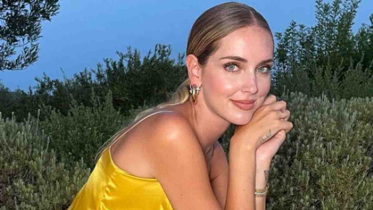 Chiara Ferragni’s dress conquers everyone: it is sensual and refined, unmissable