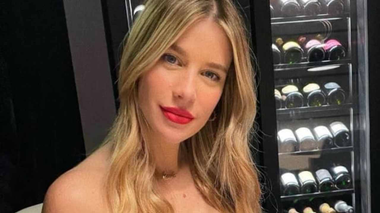 Clizia Incorvaia shows a photo of her without filters: “The features are mine”