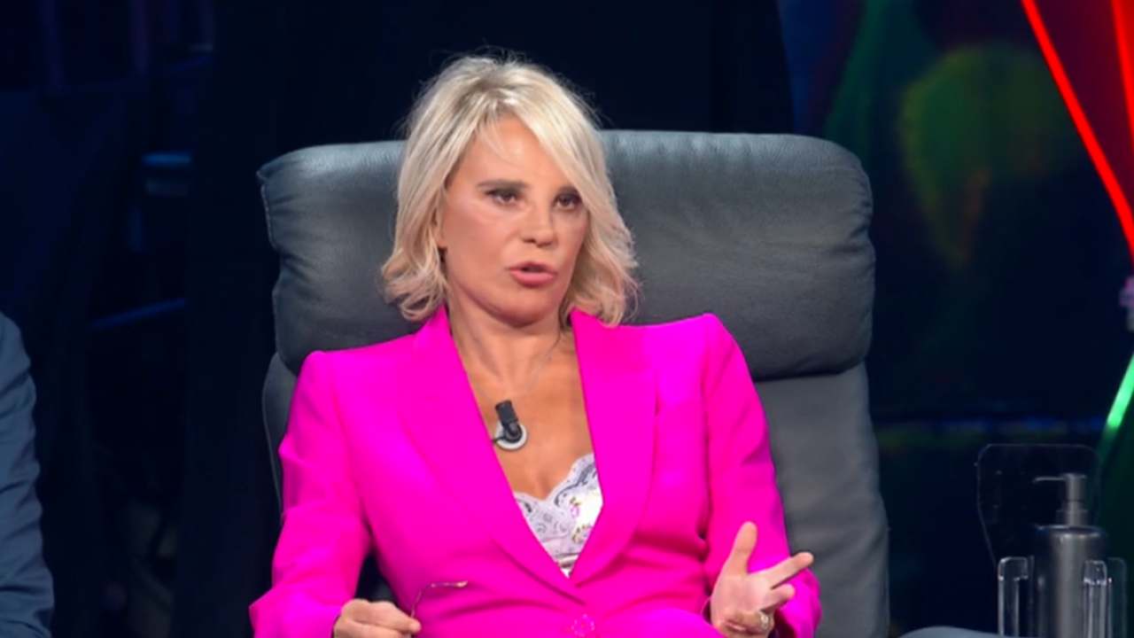 Maria De Filippi silences him in front of everyone: “They are a bit bored”