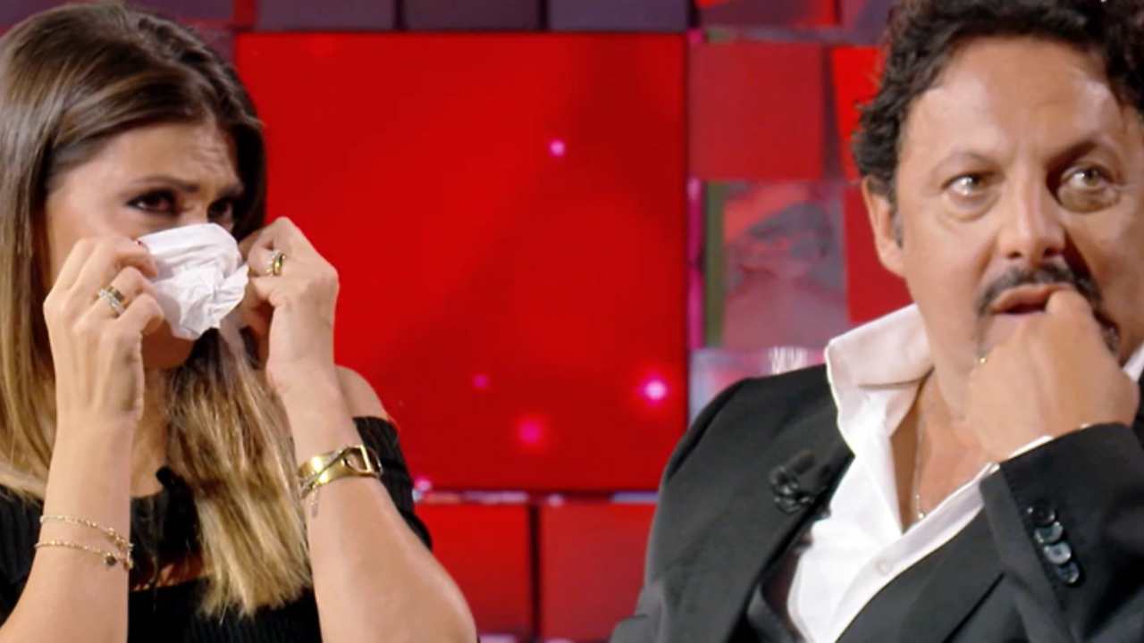 Enrico Brignano and his wife burst into tears in the broadcast