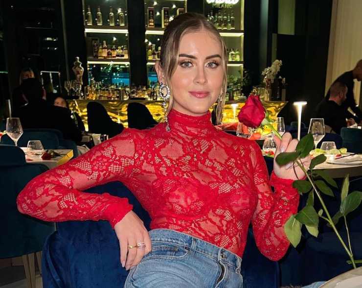Valentina Ferragni, what emerges from the purse?  All plastered